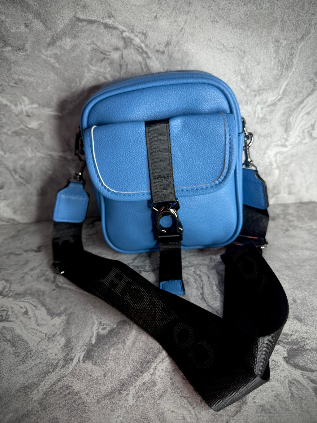 CROSS BODY COACH